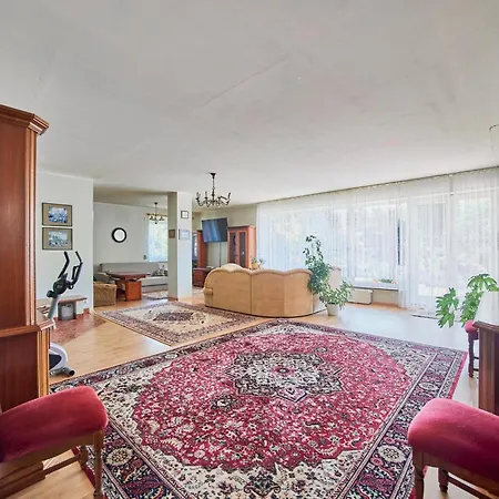 Comfortable Home, * Свиноуйсьце